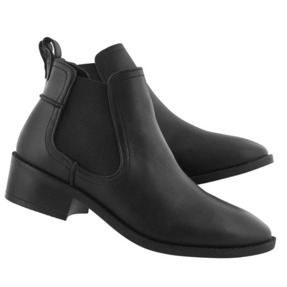 Steve Madden Shoes - NWOT Steve Madden MDenice Black Leather Chelsea Boots